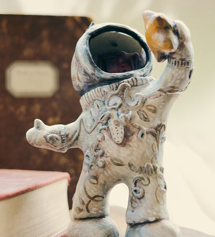 Star Holder Astronaut – Handmade Paper Mache Space Figurine for Home Decor