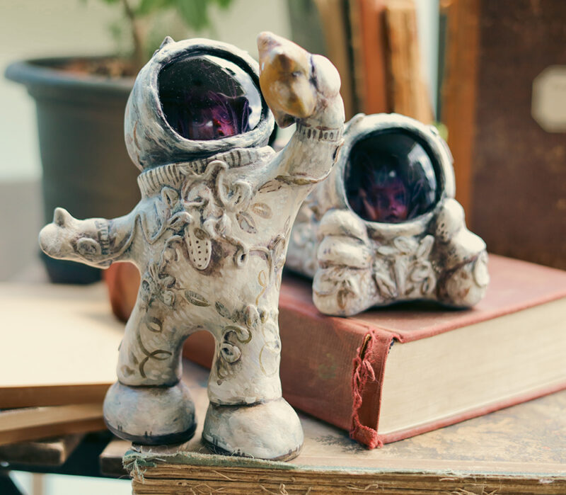 Star Holder Astronaut – Handmade Paper Mache Space Figurine for Home Decor